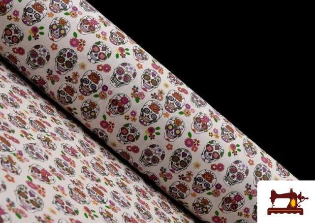 Acheter en ligne Tissu en Coton Imprimé avec Têtes de Mort Katrina couleur Blanc
