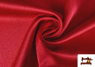 Tissu en Crêpe Satiné avec Tombé de Couleurs couleur Rubis Tissu en Crêpe Satiné avec Tombé de Couleurs couleur Rubis