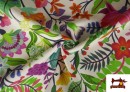 Vente en ligne de Tissu en Canvas avec Fleurs Multicolores couleur Blanc