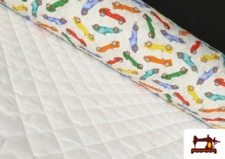 Tissu Matelassé en Coton avec Voitures Colorées Tissu Matelassé en Coton avec Voitures Colorées