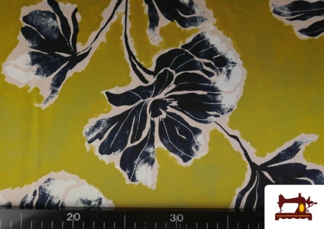 Acheter en ligne Tissu Crêpe Satin Imprimé Floral couleur Vert