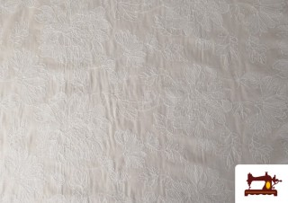 Tissu de batiste brodée florale avec finition ondulée